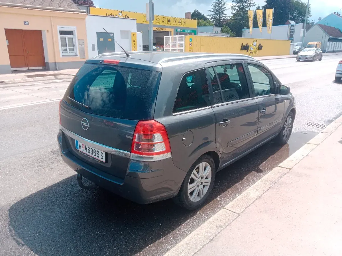Opel Zafira Tourer 2011 photo 3