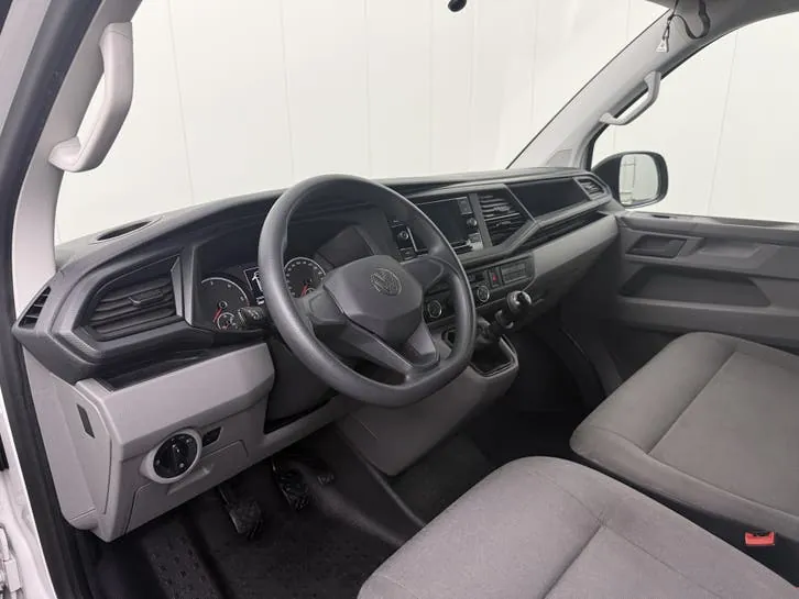 Volkswagen Transporter 2024 photo 3
