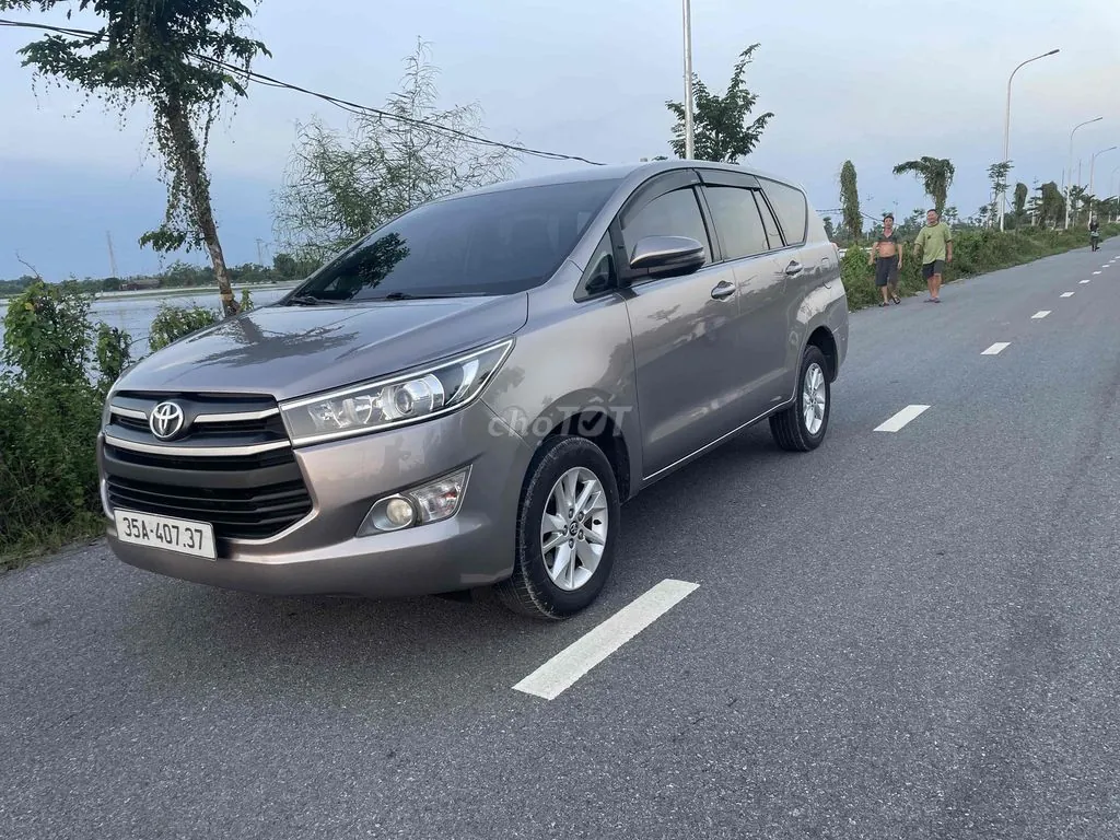 Toyota Innova 2017 photo 3