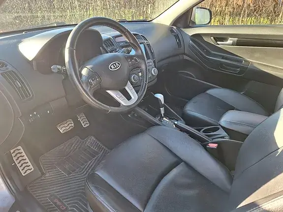 Kia Ceed 2010 photo 4