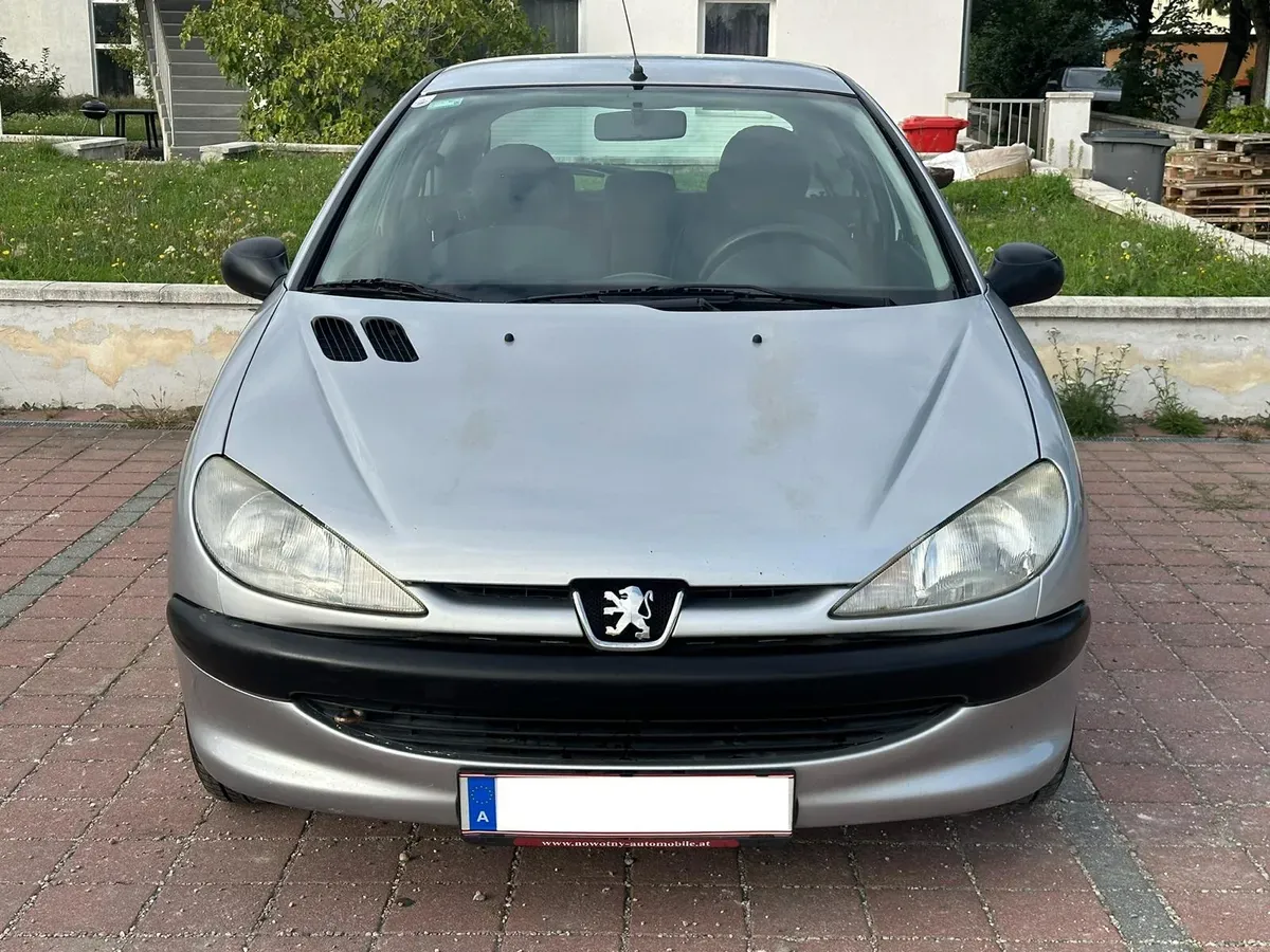 Peugeot 206 2001 photo 2