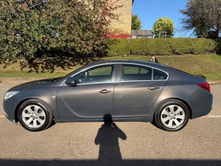 Vauxhall Insignia 2013 photo 5