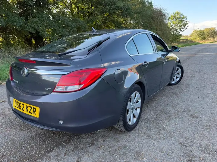 Vauxhall Insignia 2013 photo 4