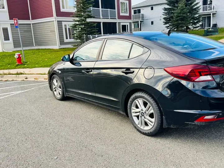 Hyundai Elantra 2020 photo 2