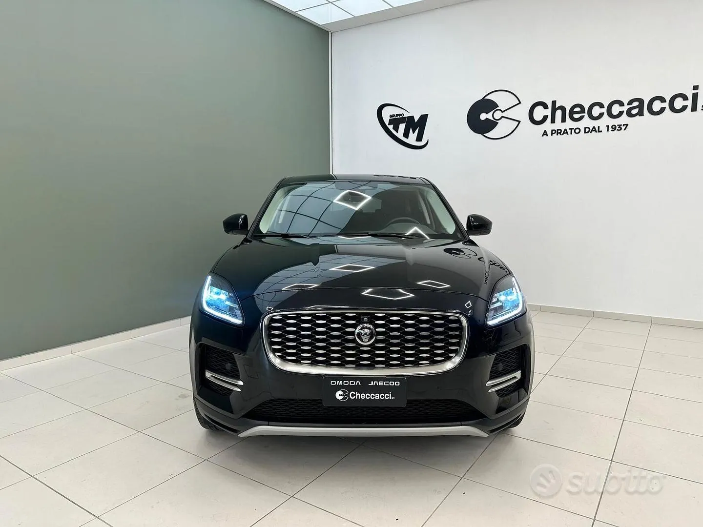 Jaguar E-Pace 2021 photo 2