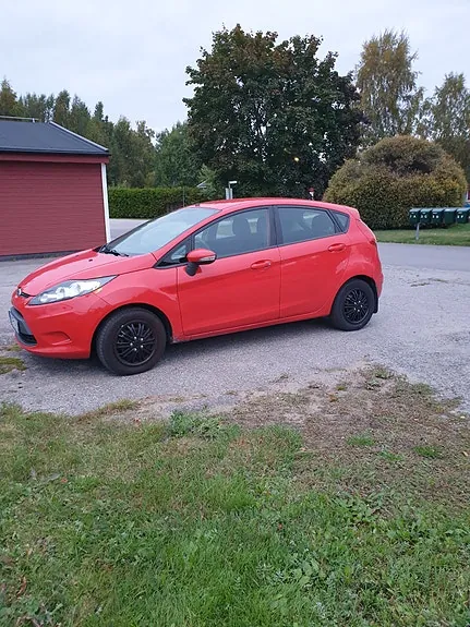 Ford Fiesta 2011 photo 3