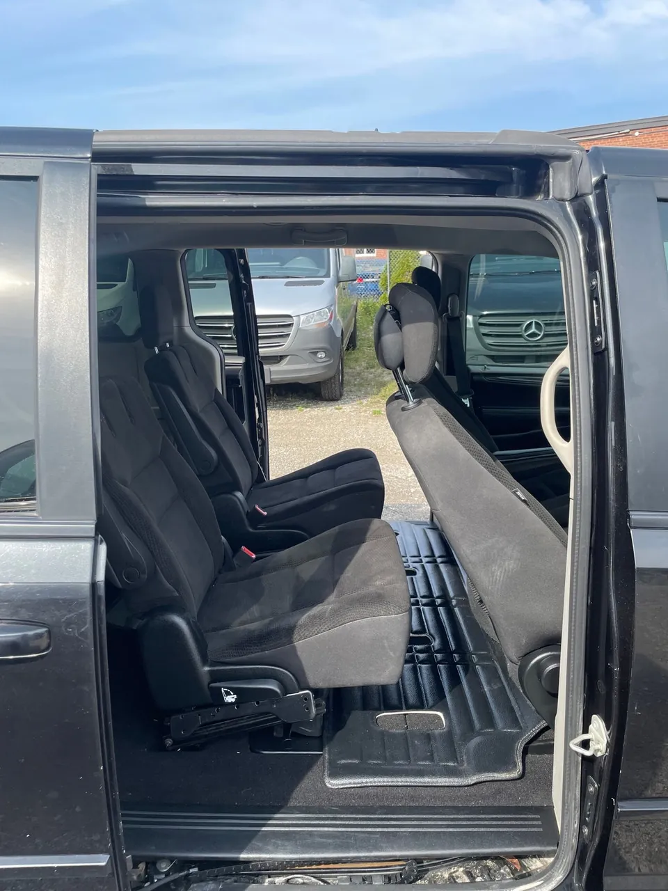 Dodge Grand Caravan 2017 photo 2