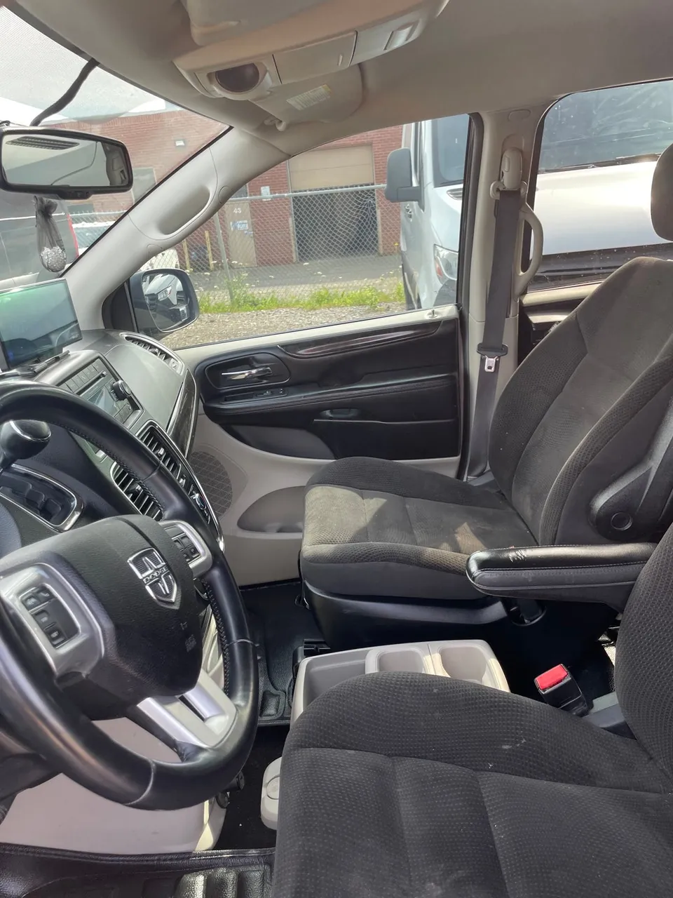 Dodge Grand Caravan 2017 photo 3