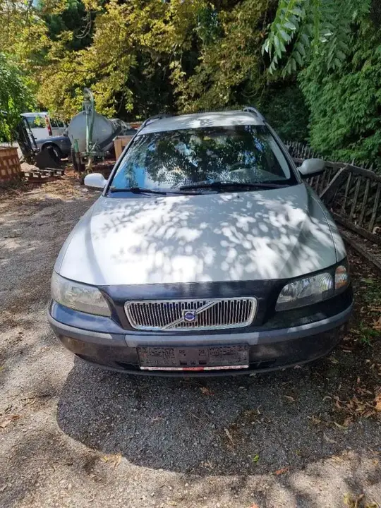 Volvo V70 2001 photo 2
