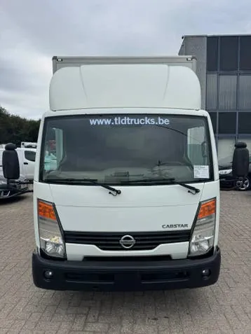 Nissan Cabstar 2011 photo 2