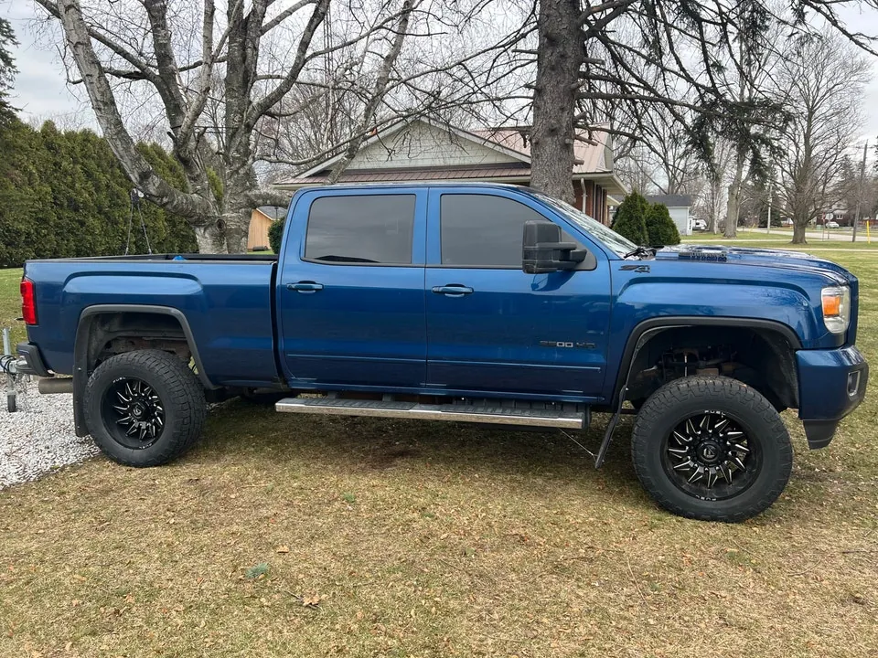 GMC Sierra 2500 2019 photo 2