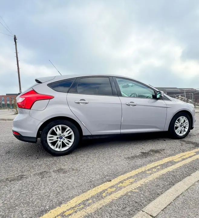 Ford Focus 2011 photo 3
