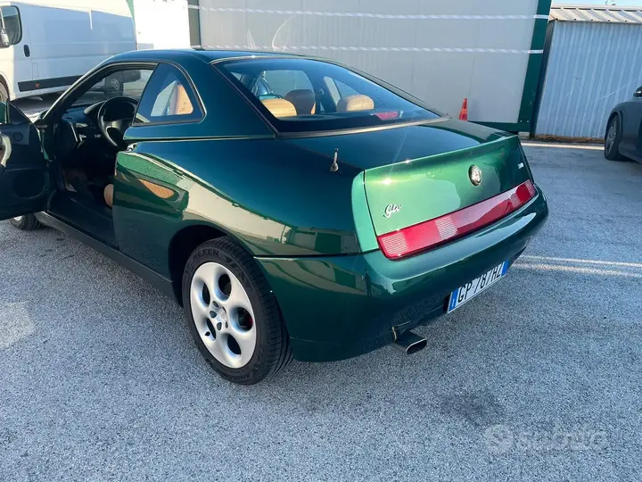 Alfa Romeo Gtv 1997 photo 2
