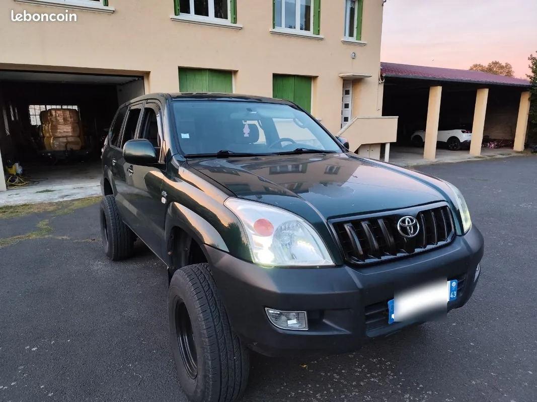 Toyota Land Cruiser 2004 photo 2