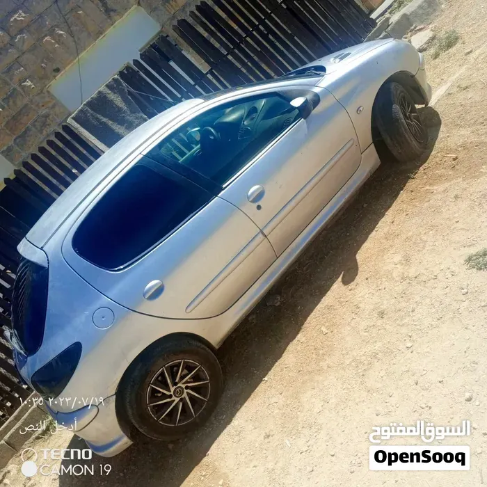 Peugeot 206 2008 photo 2