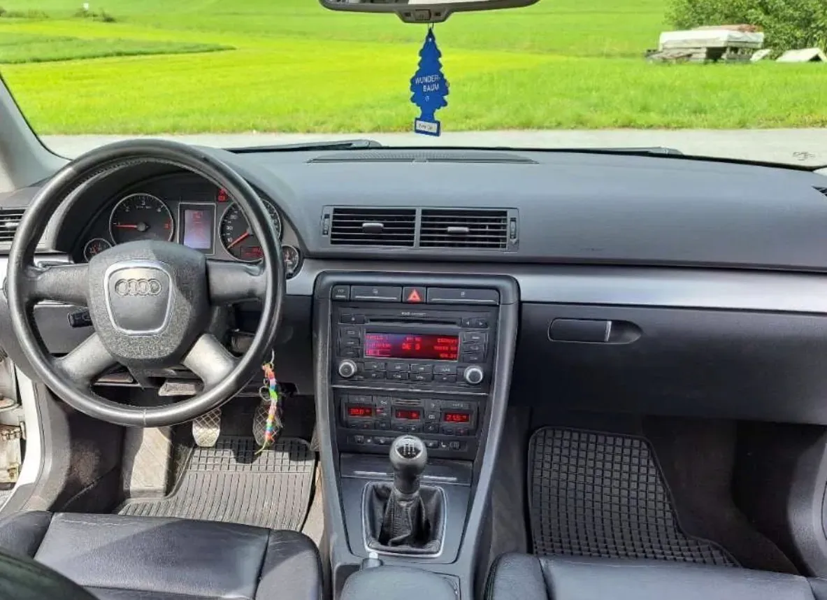 Audi A4 2008 photo 2