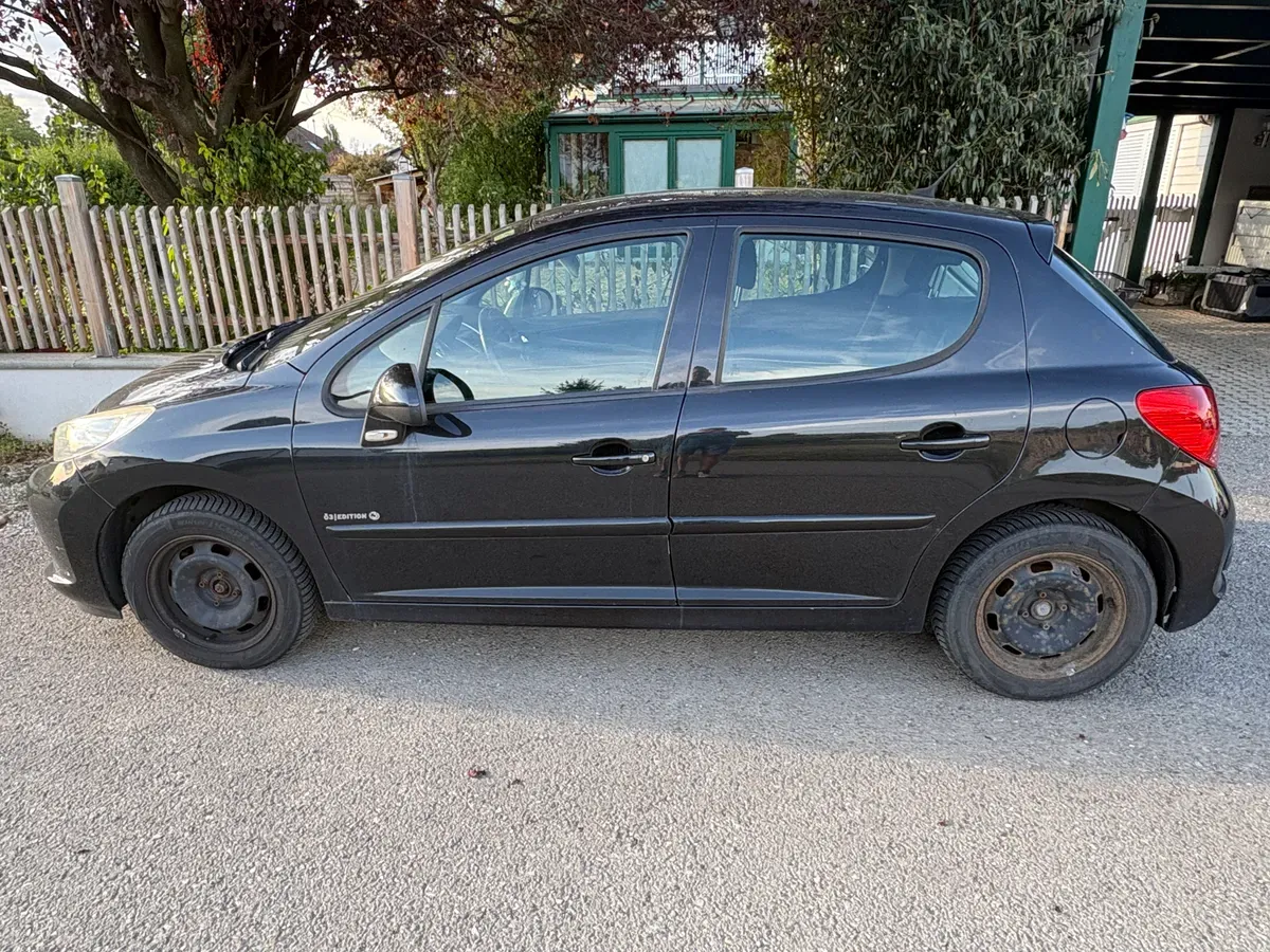 Peugeot 207 2009 photo 2