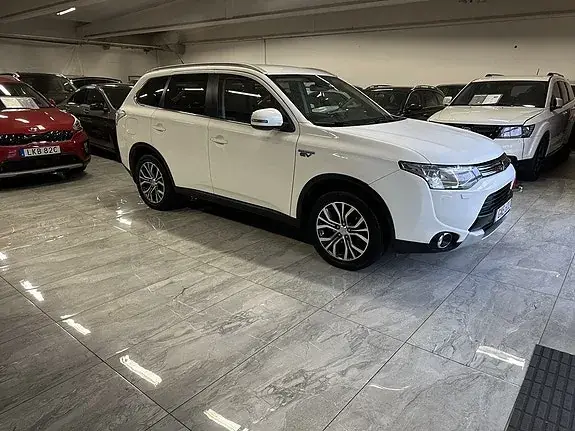 Mitsubishi Outlander 2015 photo 2
