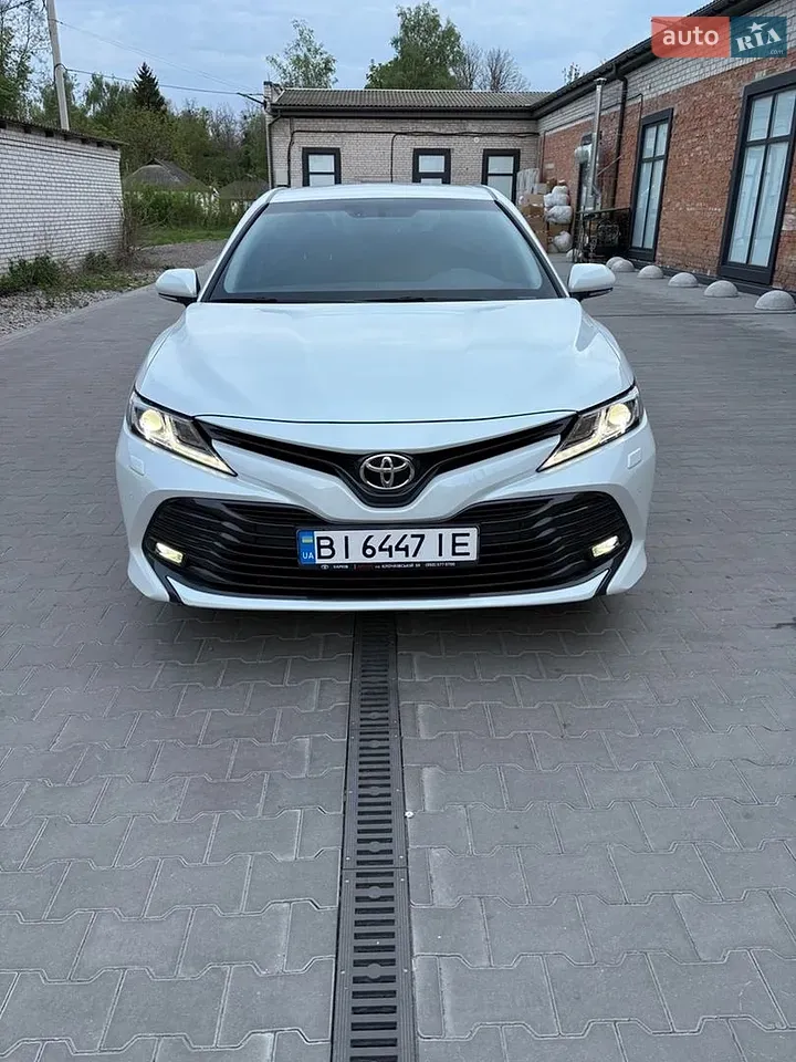 Toyota Camry 2018 photo 2