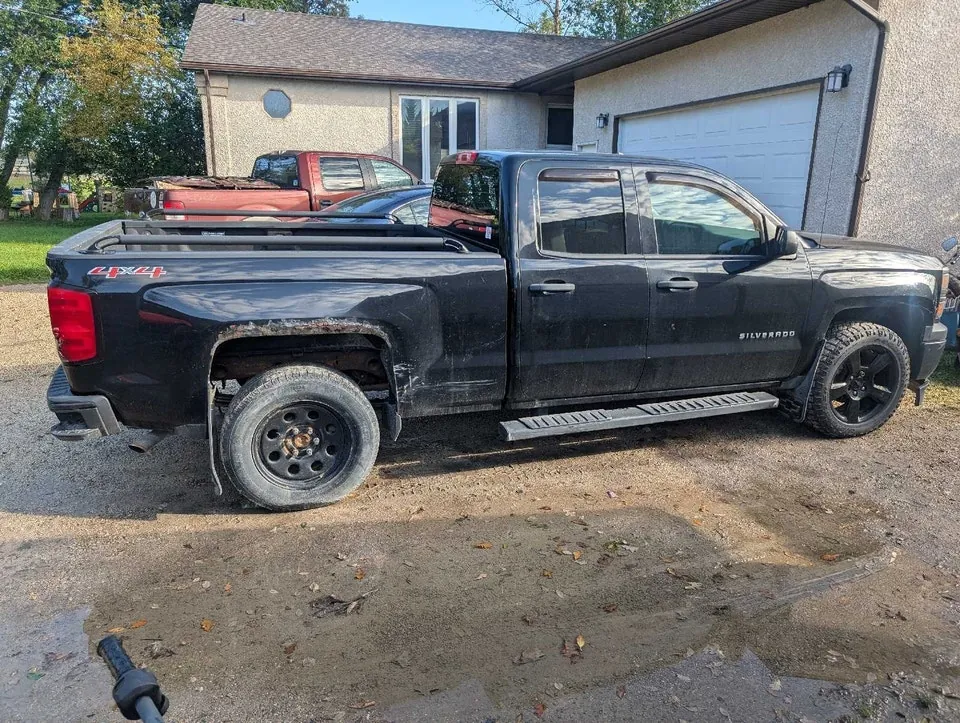 Chevrolet Silverado 2015 photo 2