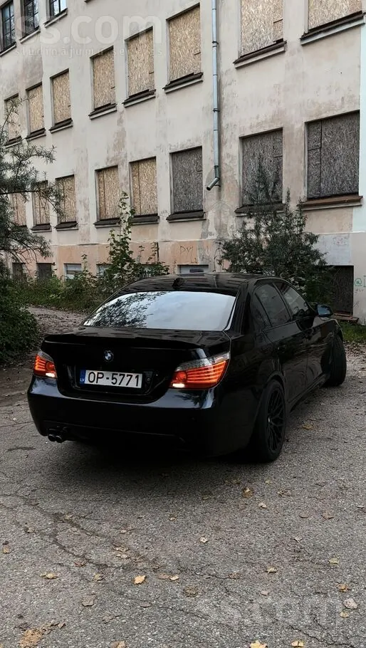 BMW E60 2010 photo 5