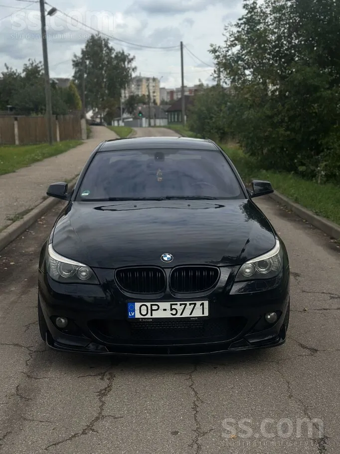 BMW E60 2010 photo 4