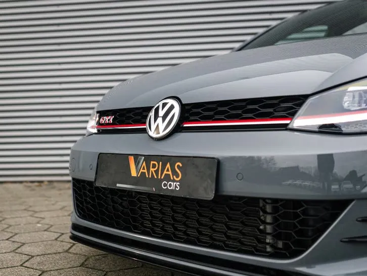 Volkswagen Golf 2019 photo 2