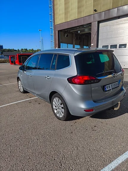 Opel Zafira Tourer 2012 photo 4