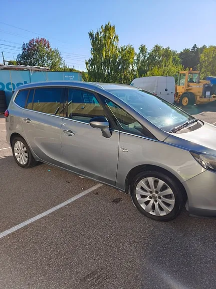 Opel Zafira Tourer 2012 photo 3