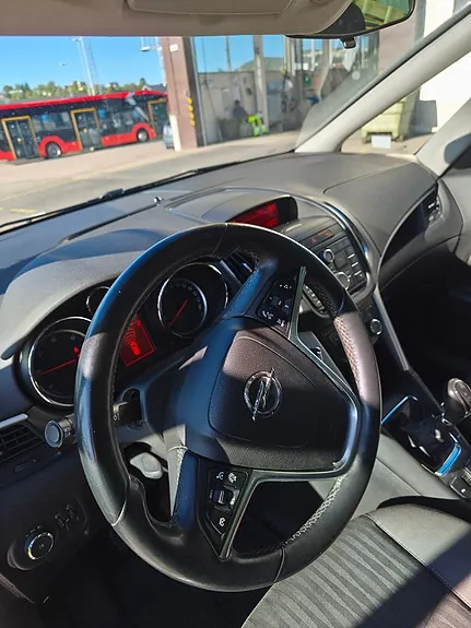 Opel Zafira Tourer 2012 photo 5