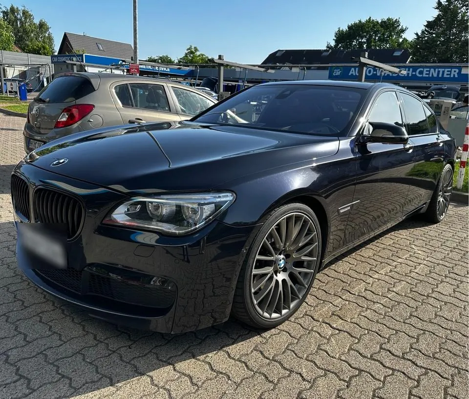 BMW 750I
