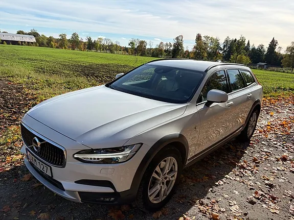 Volvo V90 Cross Country 2017 photo 2