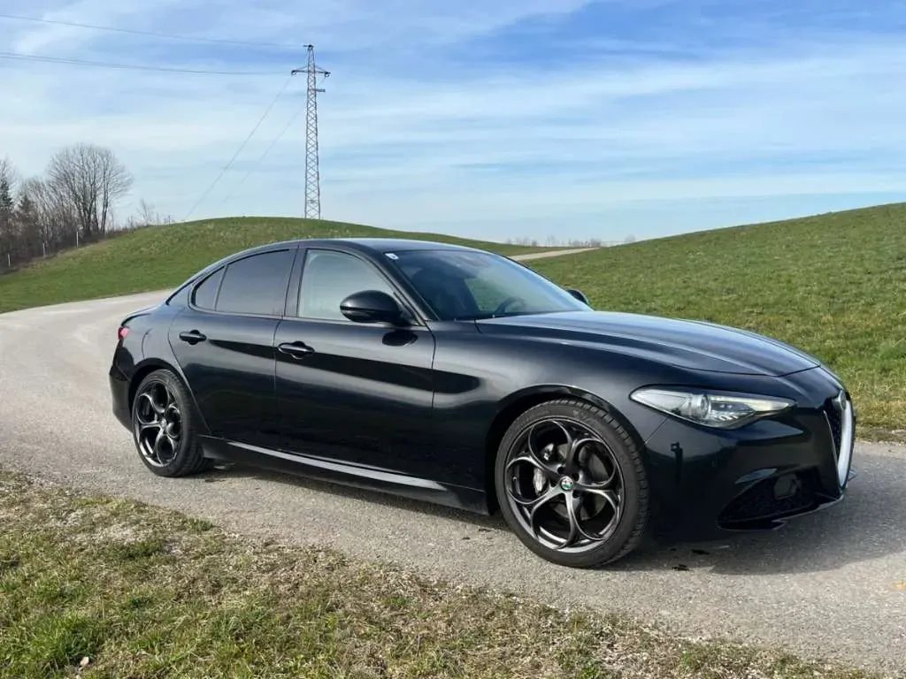 Alfa Romeo Giulia 2016 photo 2