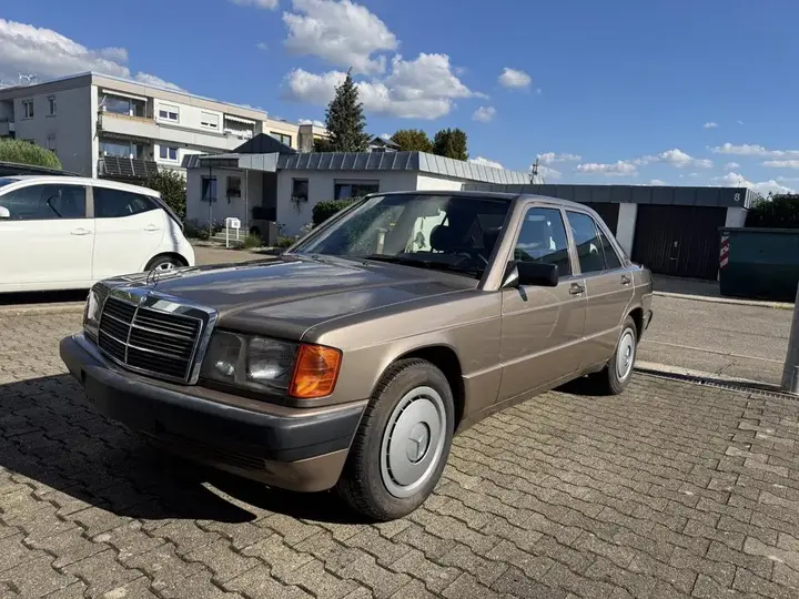 Mercedes-Benz 190 D