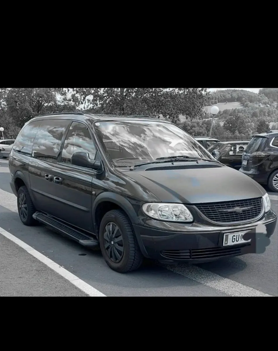 Chrysler Voyager 2001 photo 2