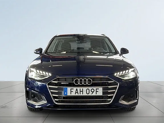 Audi A4 2022 photo 2