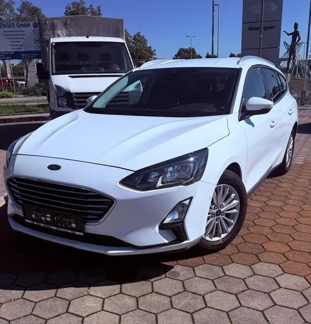 Ford Focus 2022 photo 2