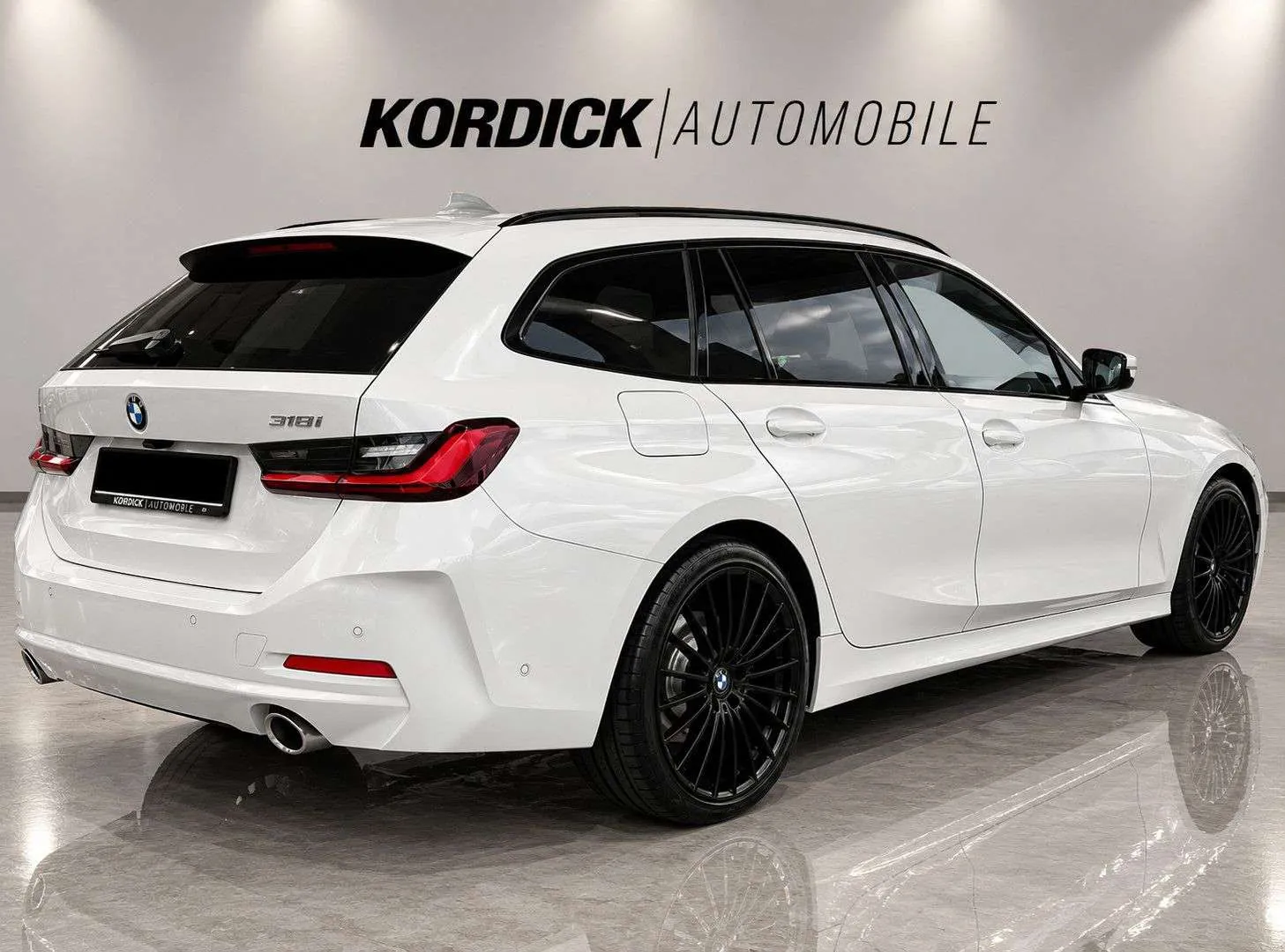 BMW 3 Series 2025 photo 3