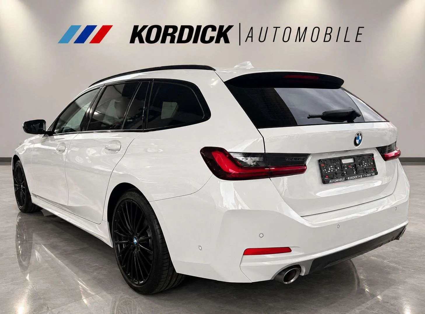 BMW 3 Series 2025 photo 2