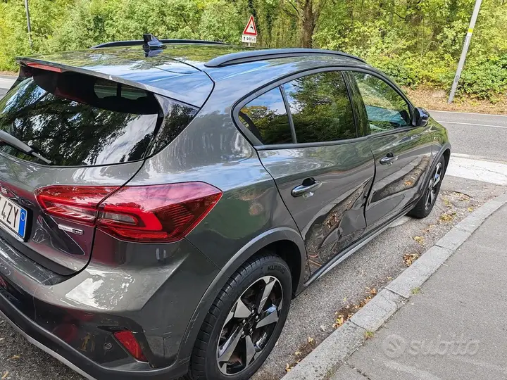 Ford Focus 2023 photo 3