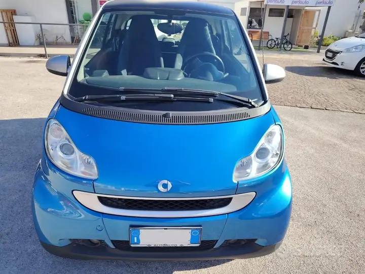 Smart Fortwo 2010 photo 2