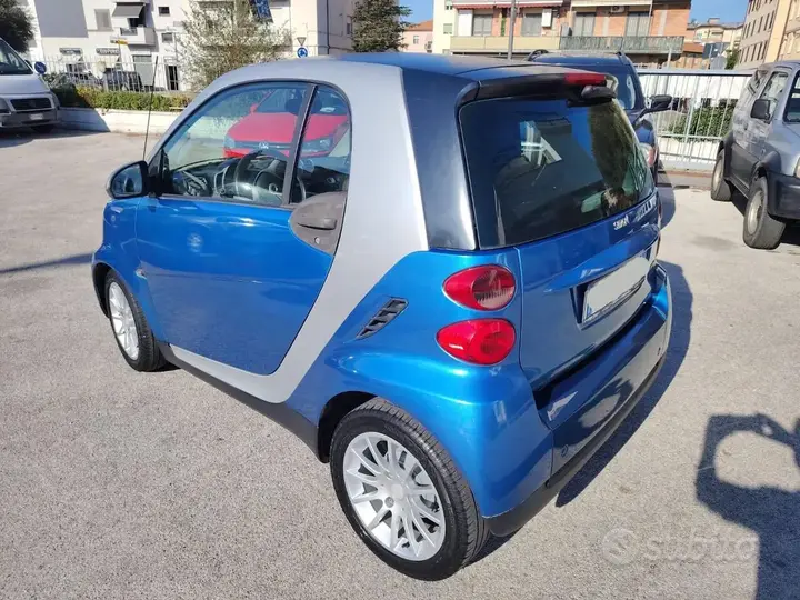 Smart Fortwo 2010 photo 4