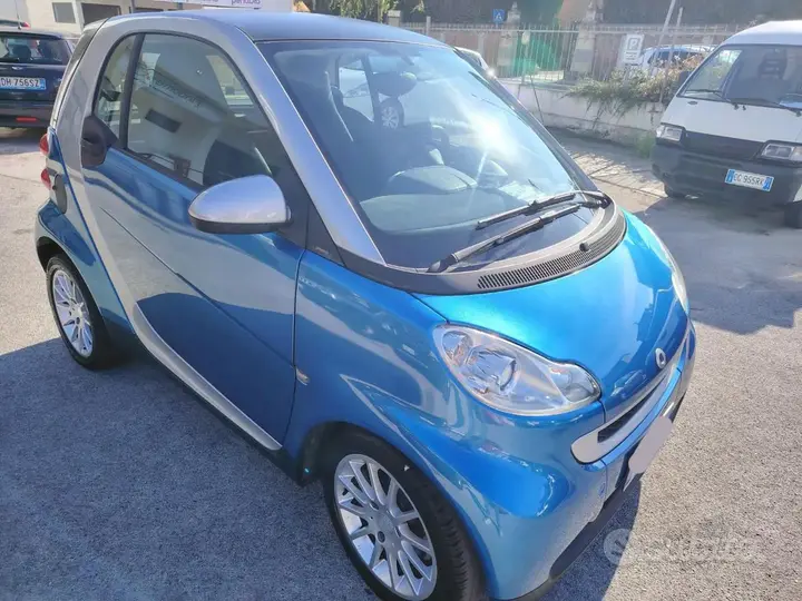 Smart Fortwo 2010 photo 3