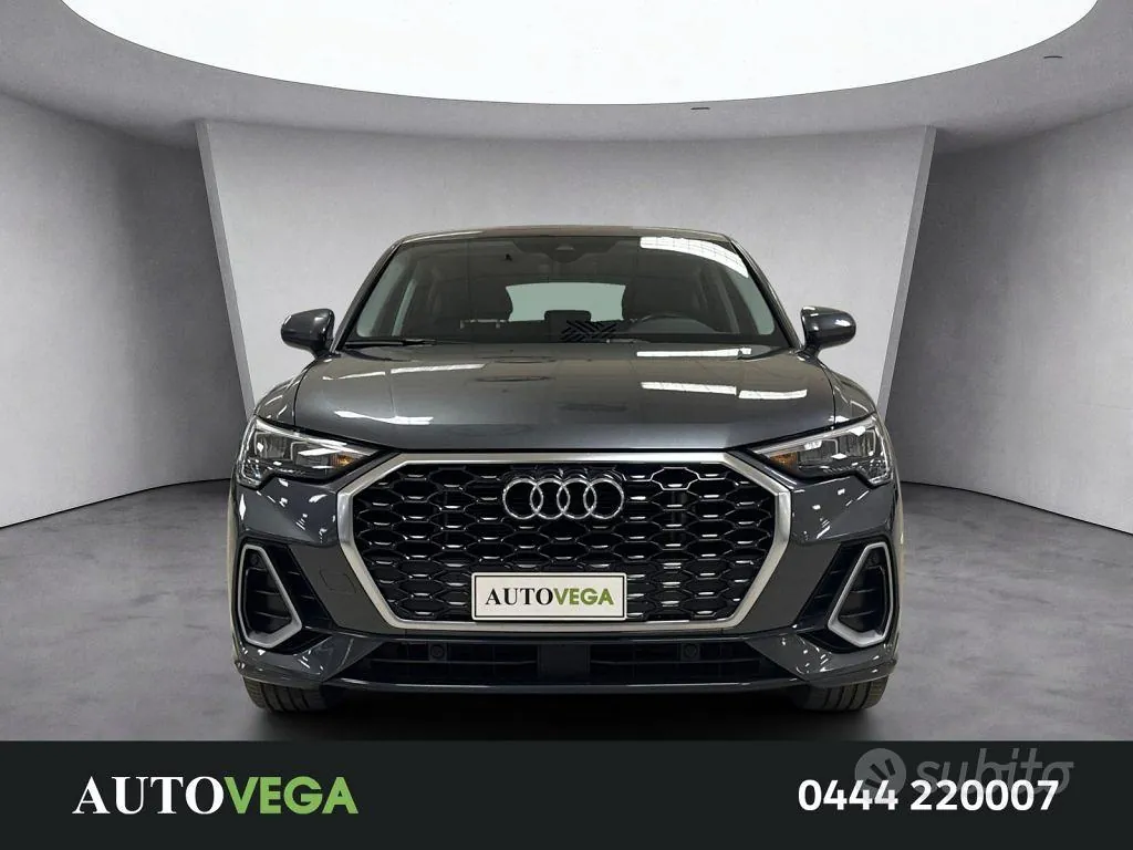 Audi Q3 2023 photo 2