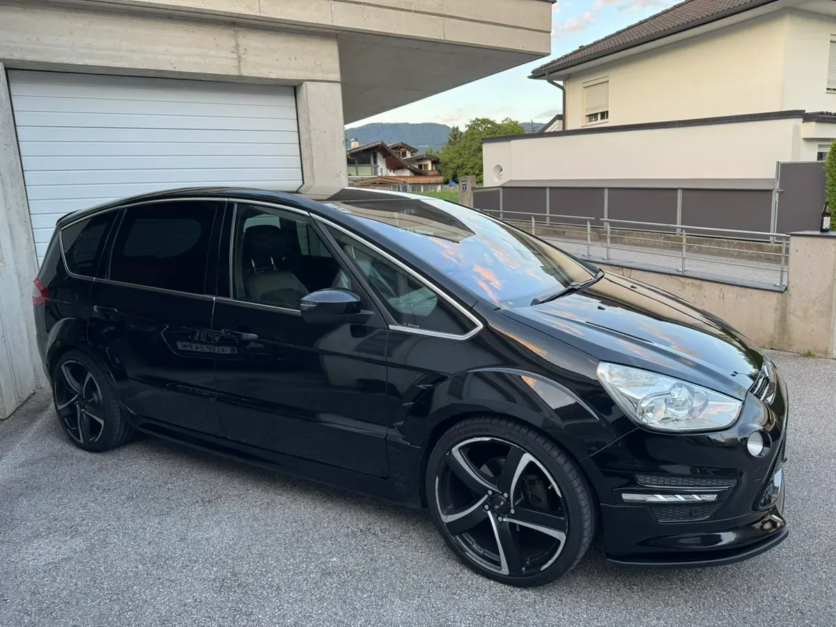 Ford S-Max 2011 photo 3