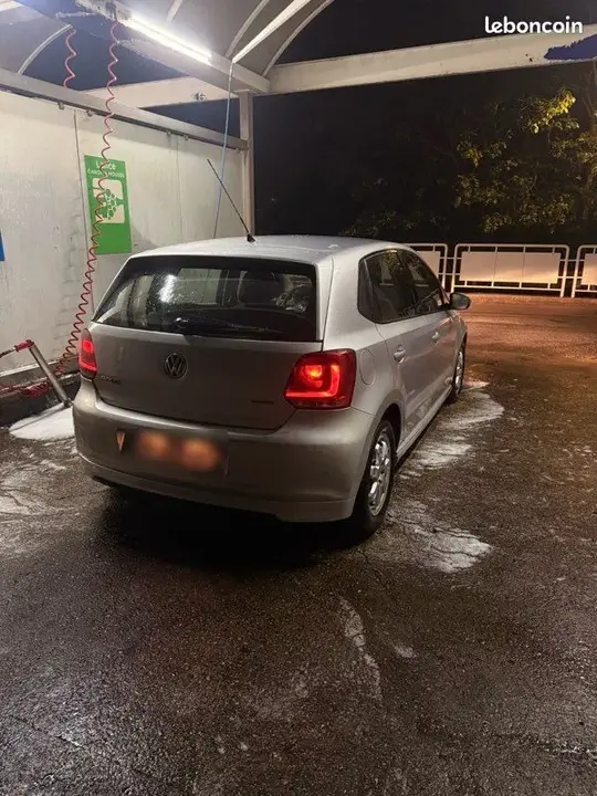 Volkswagen Polo 2011 photo 2