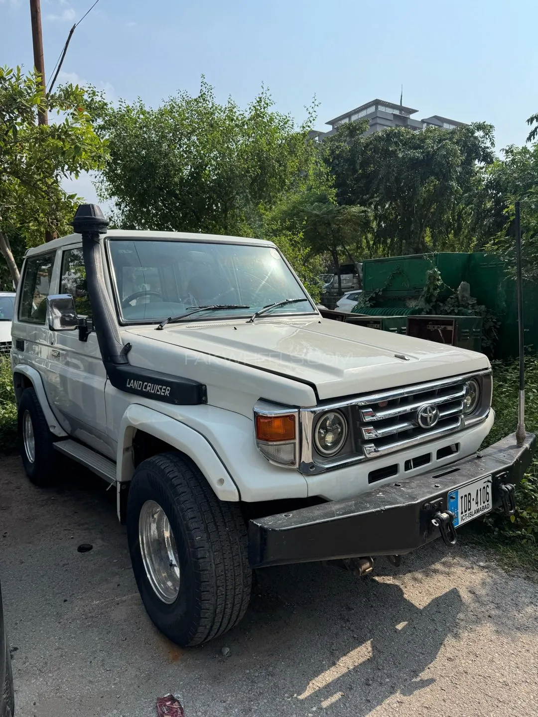 Toyota Land Cruiser