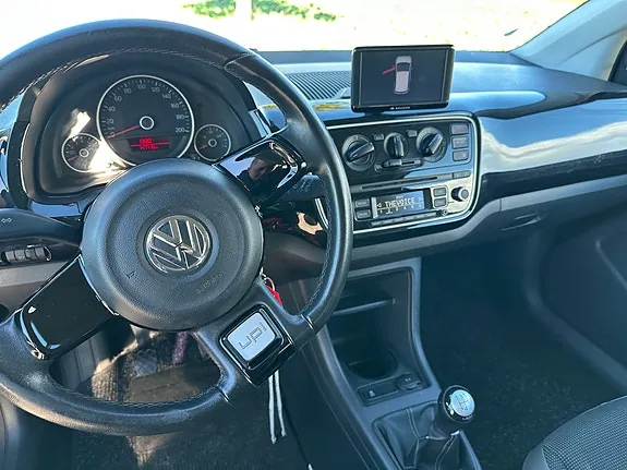 Volkswagen Up 2012 photo 4