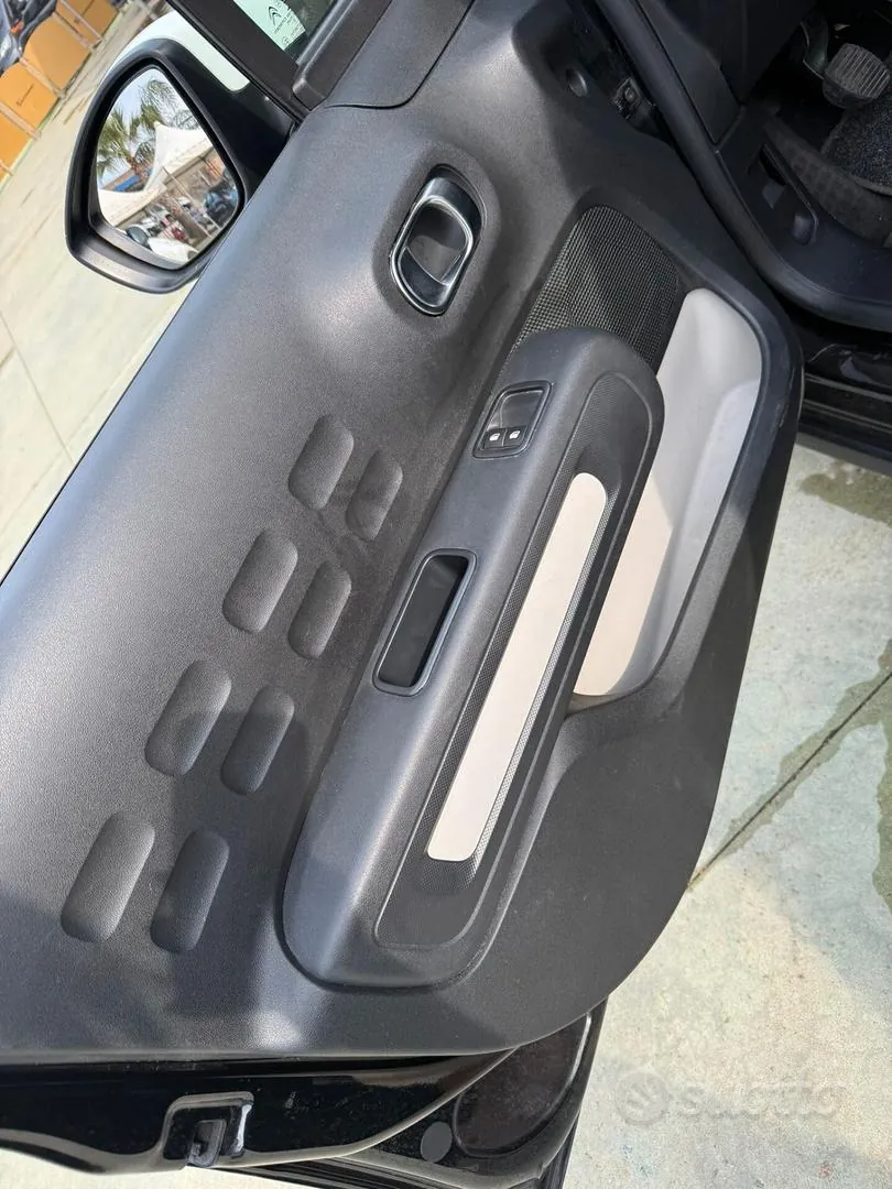 Citroen C3 2023 photo 2