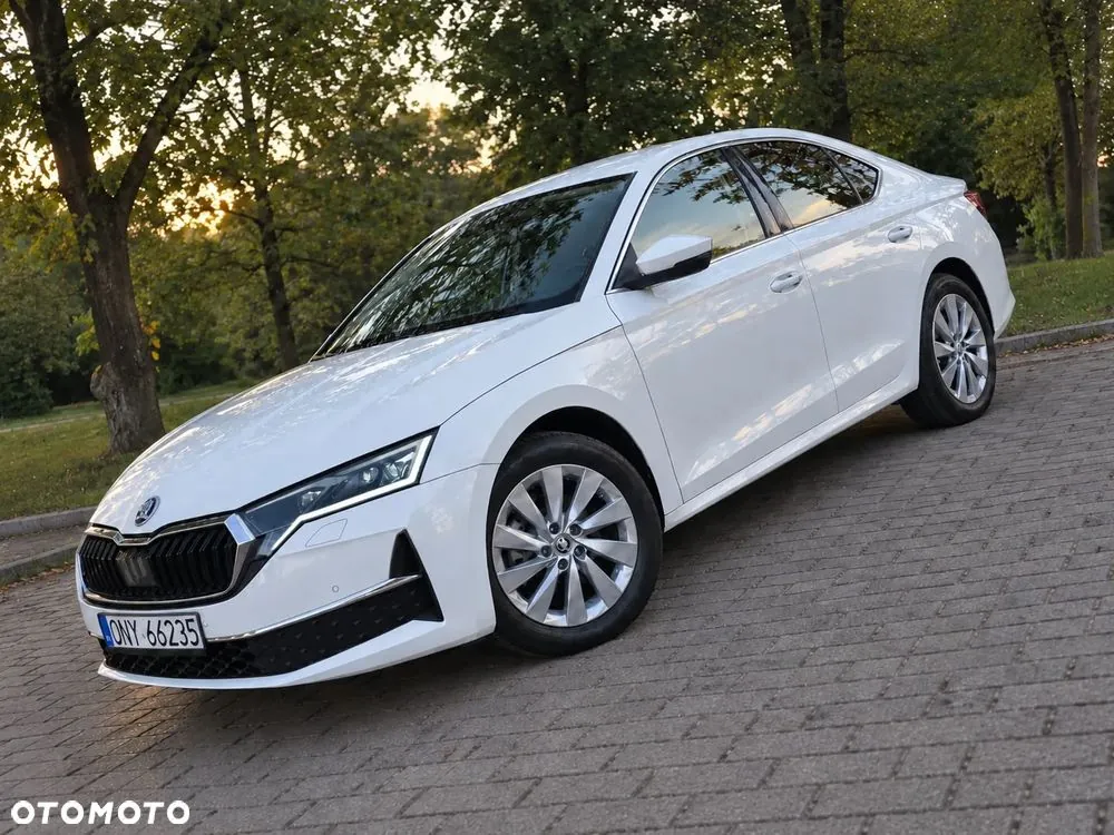 Skoda Octavia 2024 photo 2